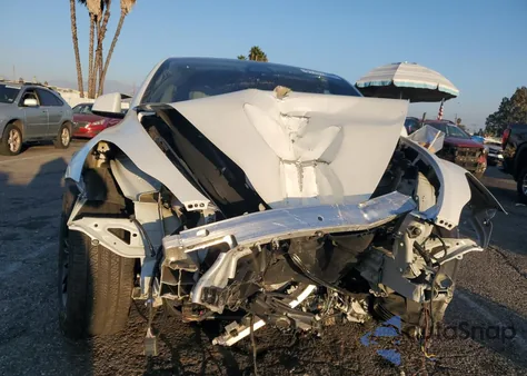 2020 Tesla Model Y z USA, uszkodzony, nr VIN 5YJYGDEE9MF087902